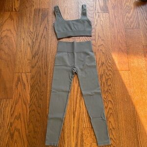 Small Gary workout ribbed workout